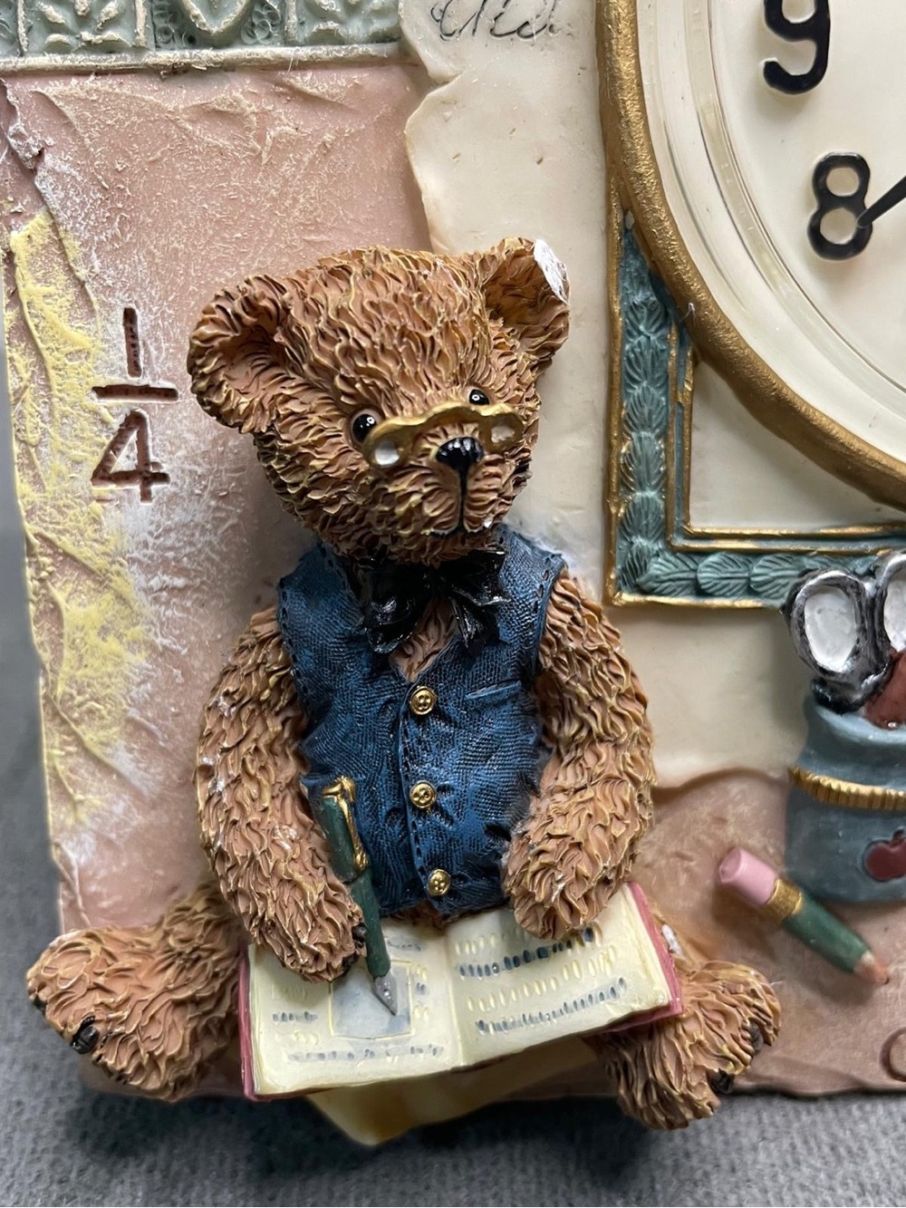Decorative Porcelain Clock frame, w/ teddy bears, books, Maths, Pink green cream - Picture 14 of 15